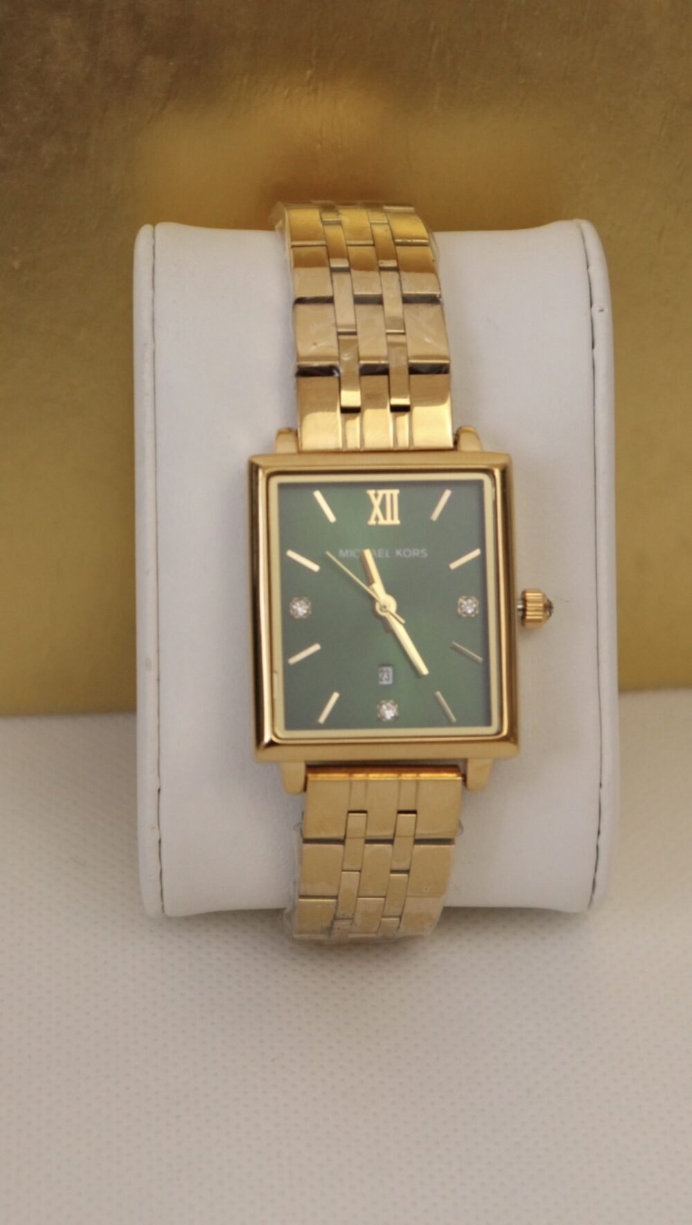 MICHAEL KORS POUR FEMMES DORÉ AVEC FOND VERT – Image 2