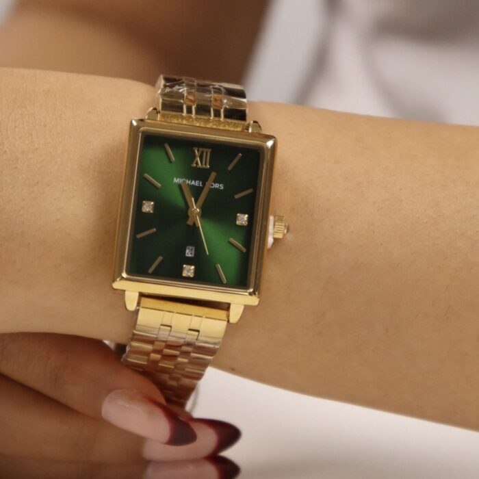 MICHAEL KORS POUR FEMMES DORÉ AVEC FOND VERT